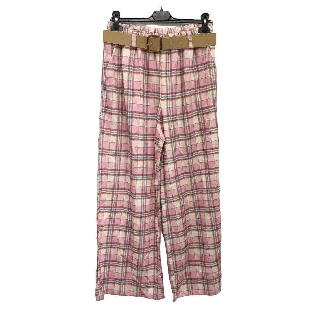 Pantalones yungas sobre fondo blanco para mujer Angara Moda