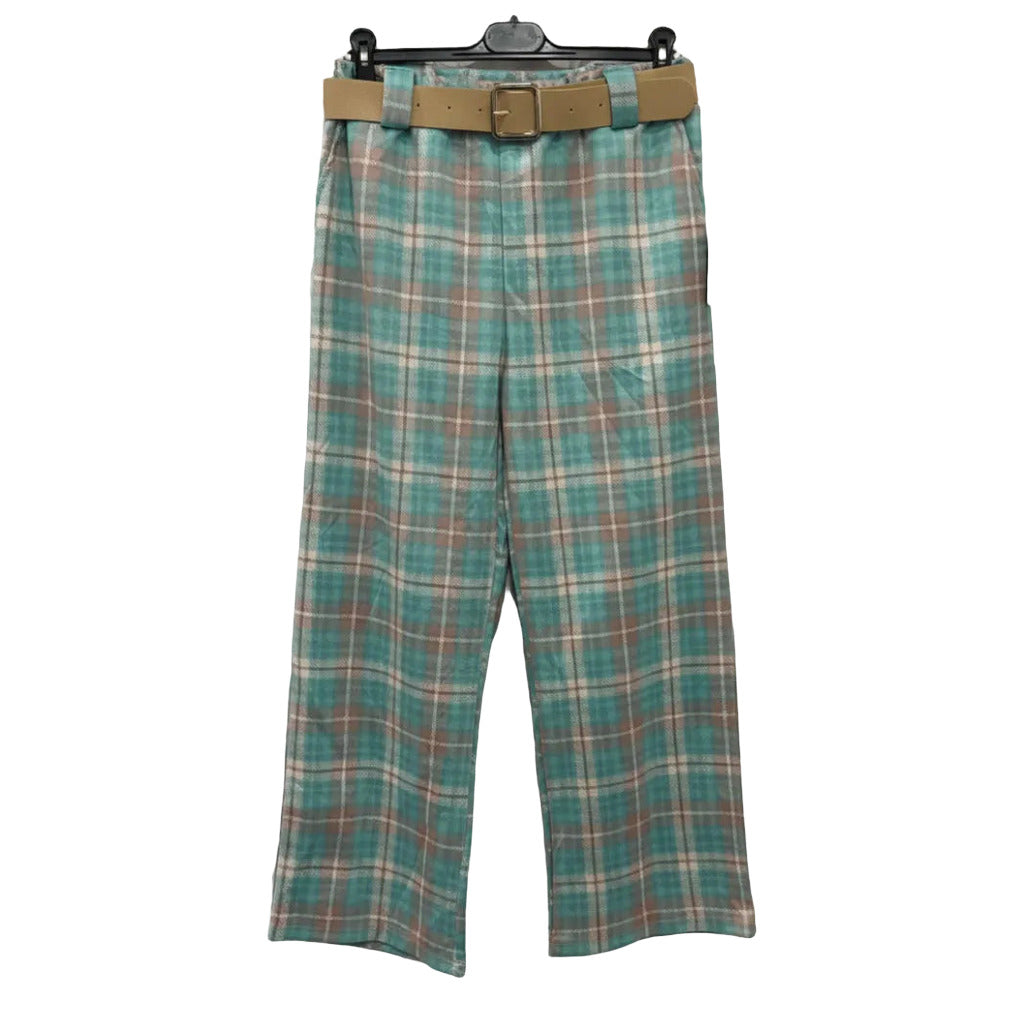 Pantalones amazonas sobre fondo blanco para mujer Angara Moda