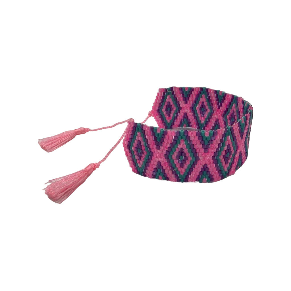 Pulsera icnita en color Rosa chicle sobre fondo blanco para mujer Angara Moda