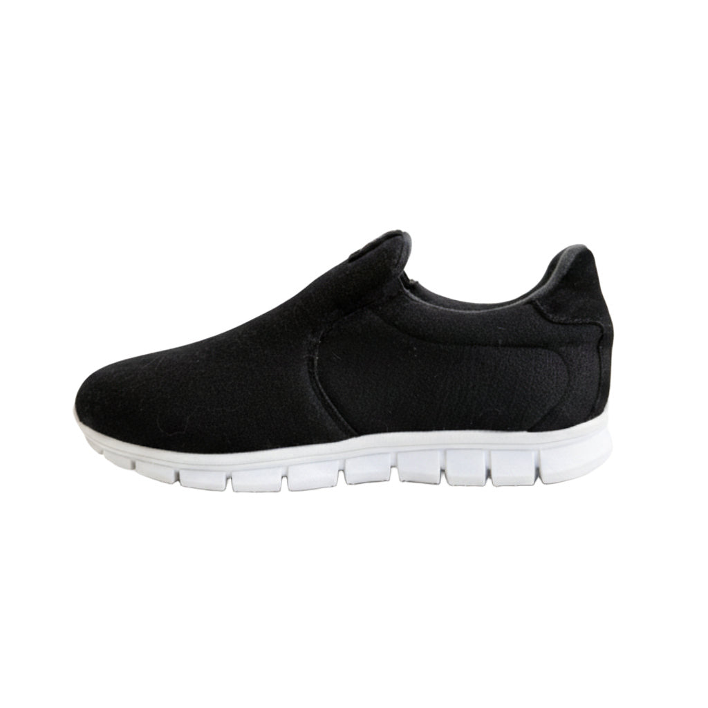 Zapatilla deportiva negra sobre fondo blanco, vista trasera para mujer Angara Moda