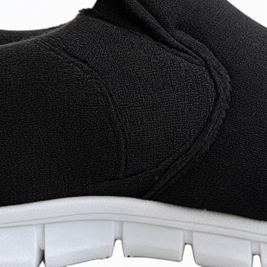 Detalle de Zapatilla deportiva negra para mujer Angara Moda