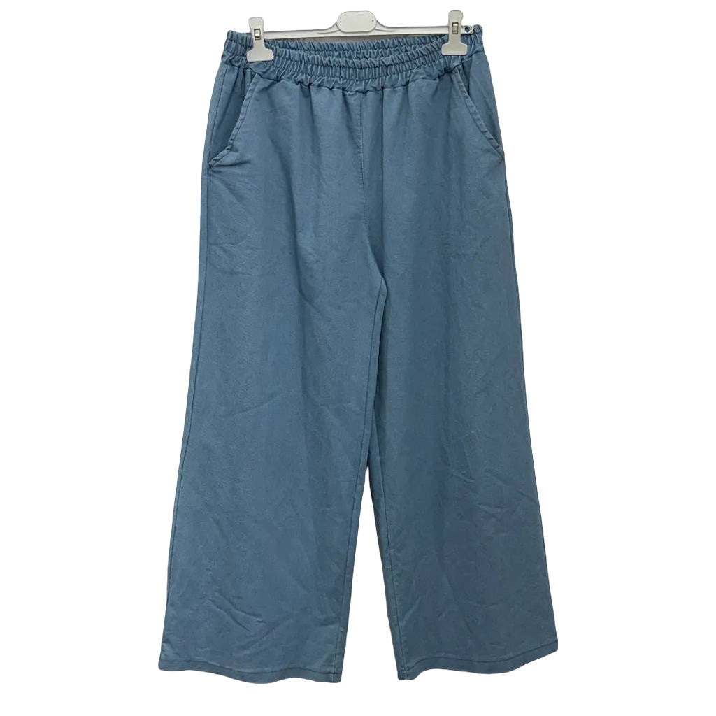 Pantalón lindo en color Azul vaquero claro sobre fondo blanco para mujer Angara Moda