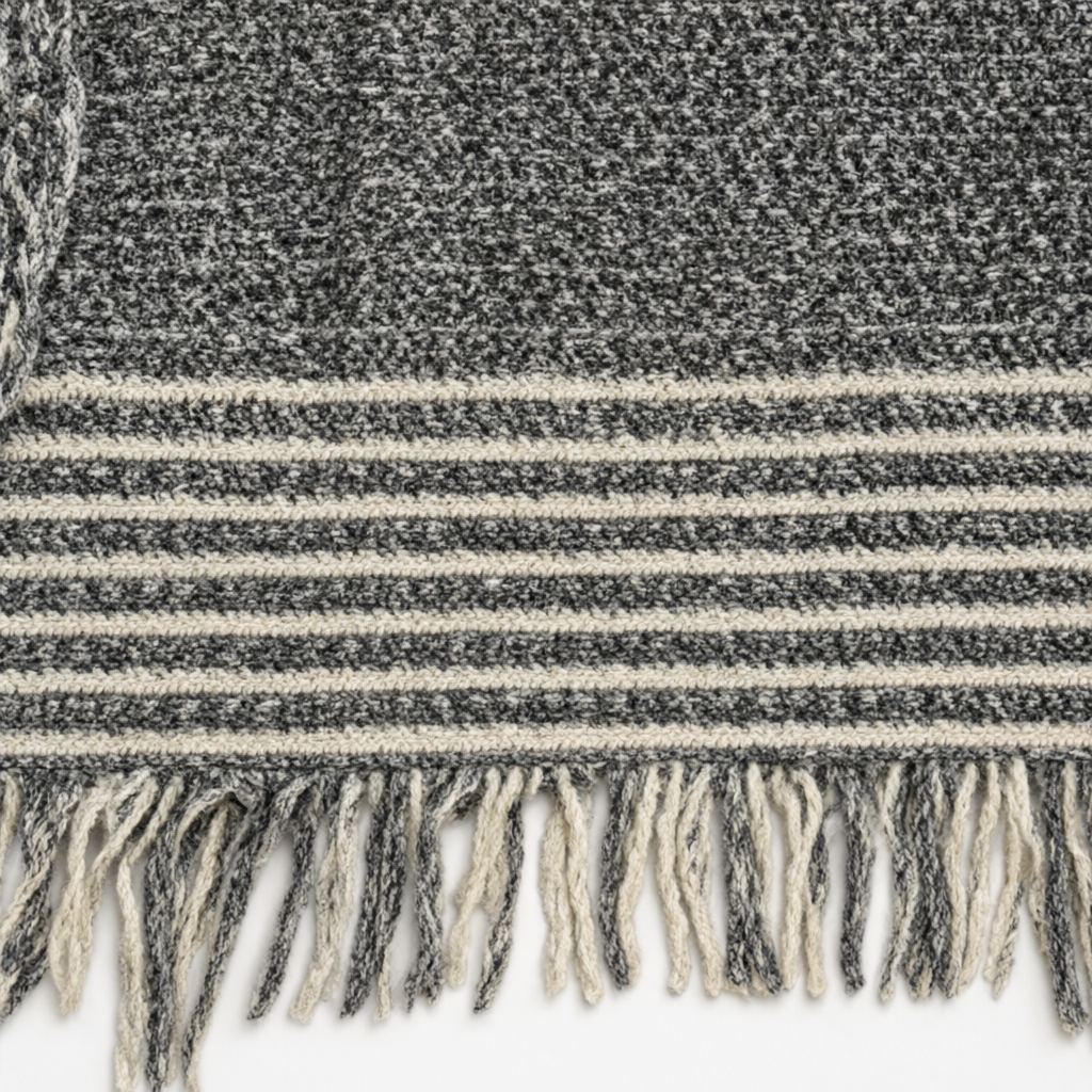 Detalle del tejido de Poncho gardenia para mujer Angara Moda