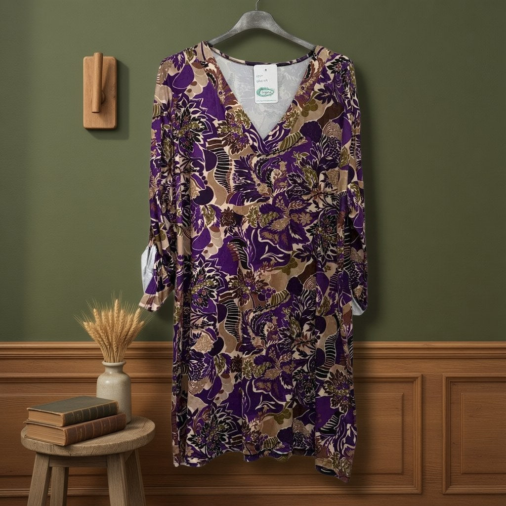 Vestido midi gaucha colgada en un ambiente para mujer Angara Moda