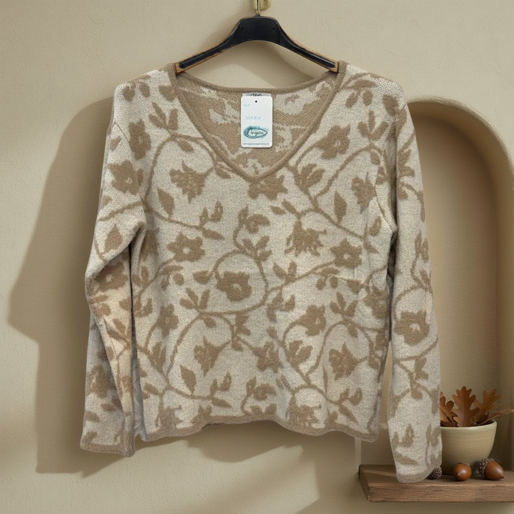 Jersey jazmin colgada en un ambiente para mujer Angara Moda
