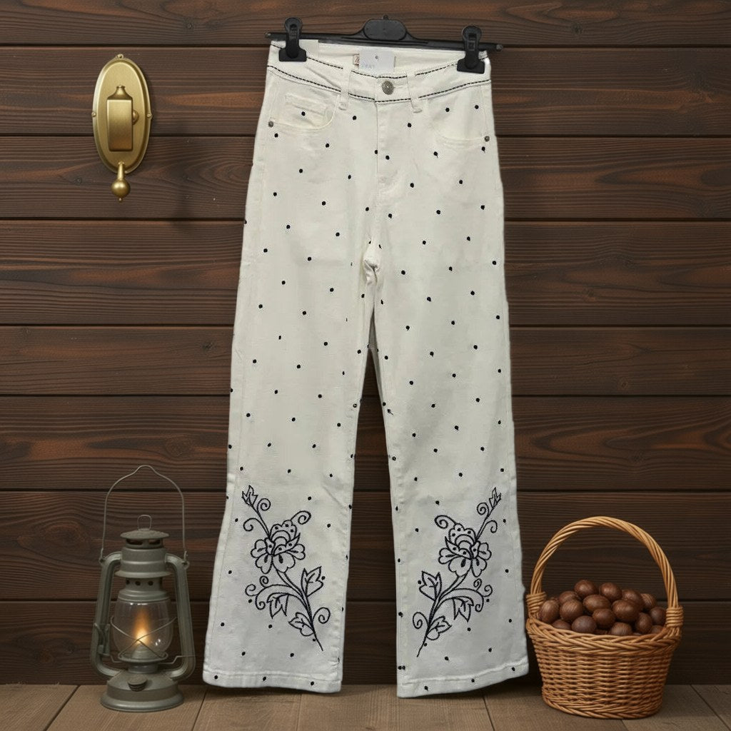 Pantalón colmar colgada en un ambiente para mujer Angara Moda
