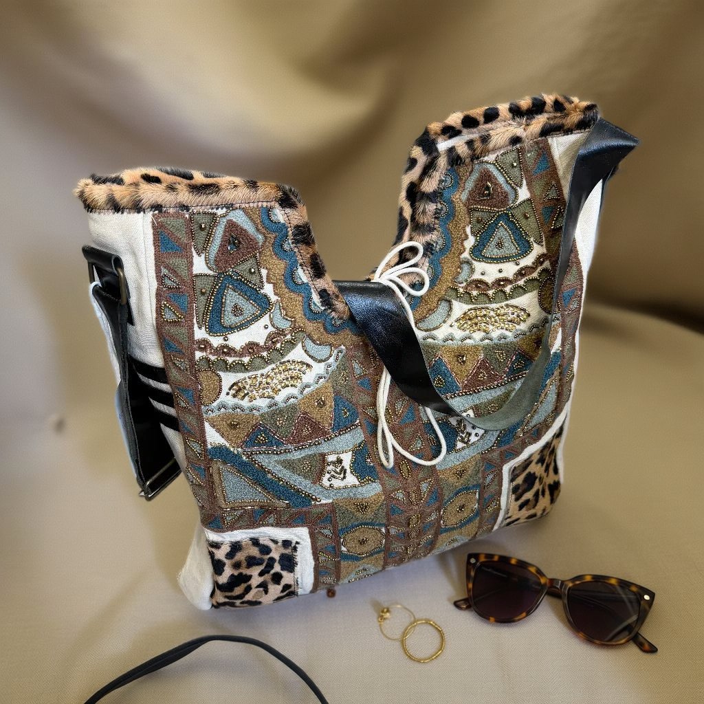 Bolso mabul desde arriba con gafas de sol y pulsera para mujer Angara Moda