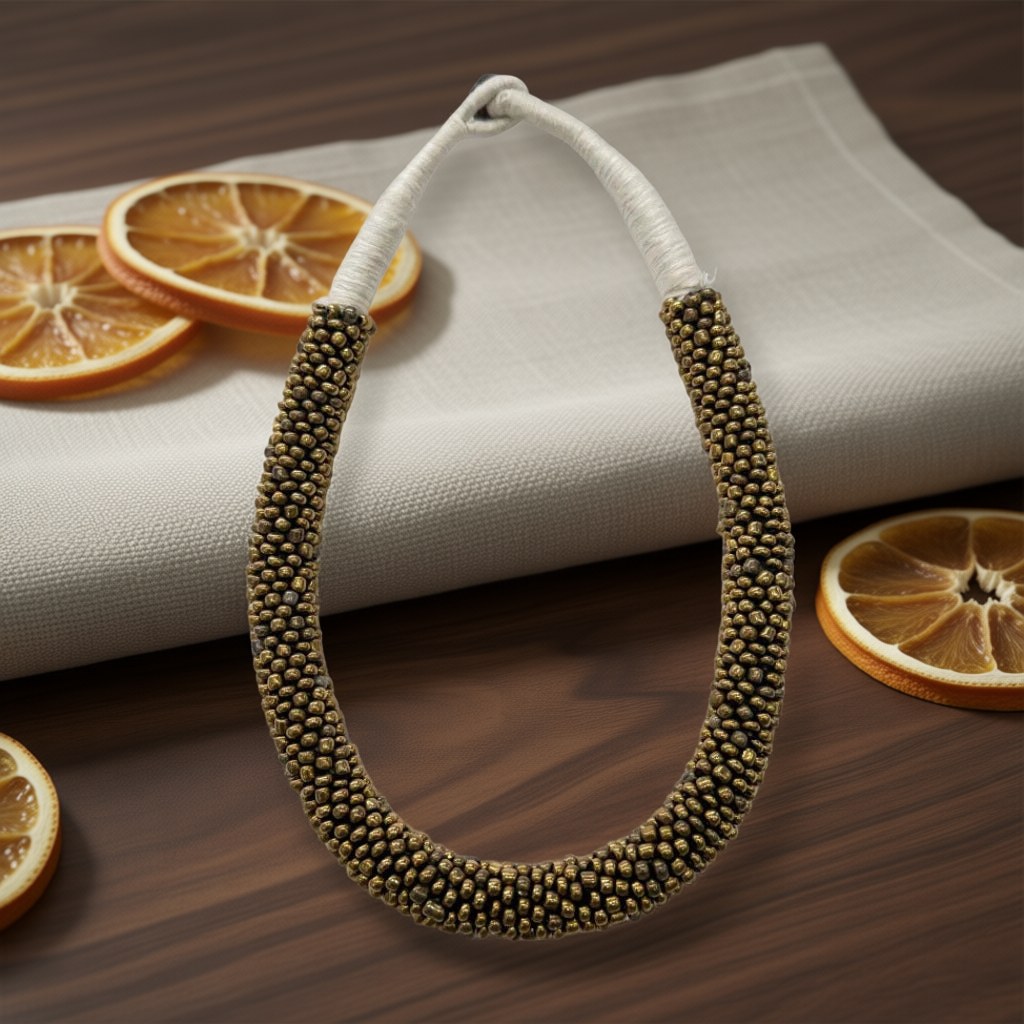 Collar elefante1 sobre una superficie para mujer Angara Moda