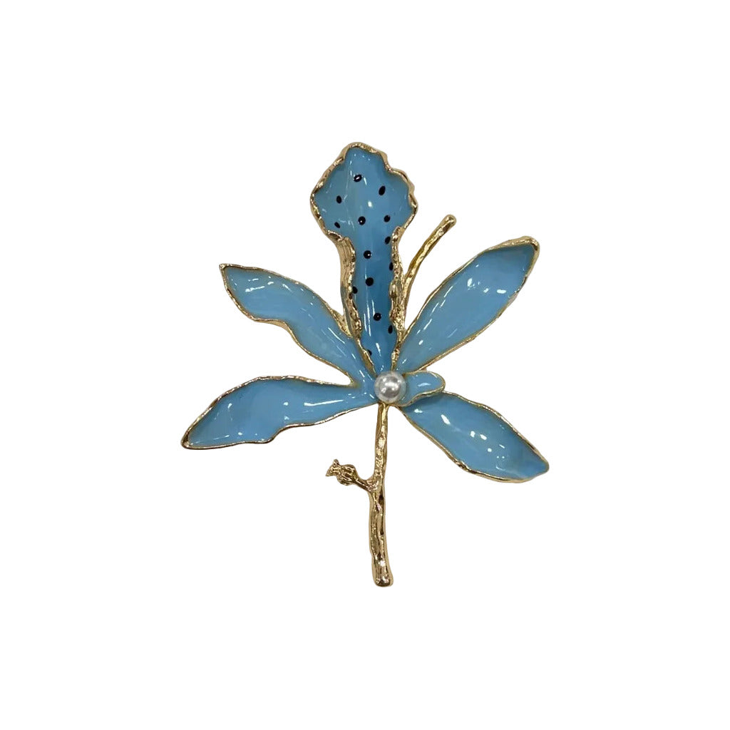Broche orquidea en color Azul celeste sobre fondo blanco para mujer Angara Moda