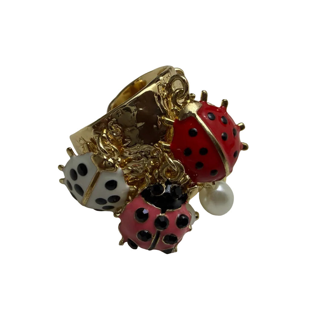 Anillo dijes sobre fondo blanco para mujer Angara Moda