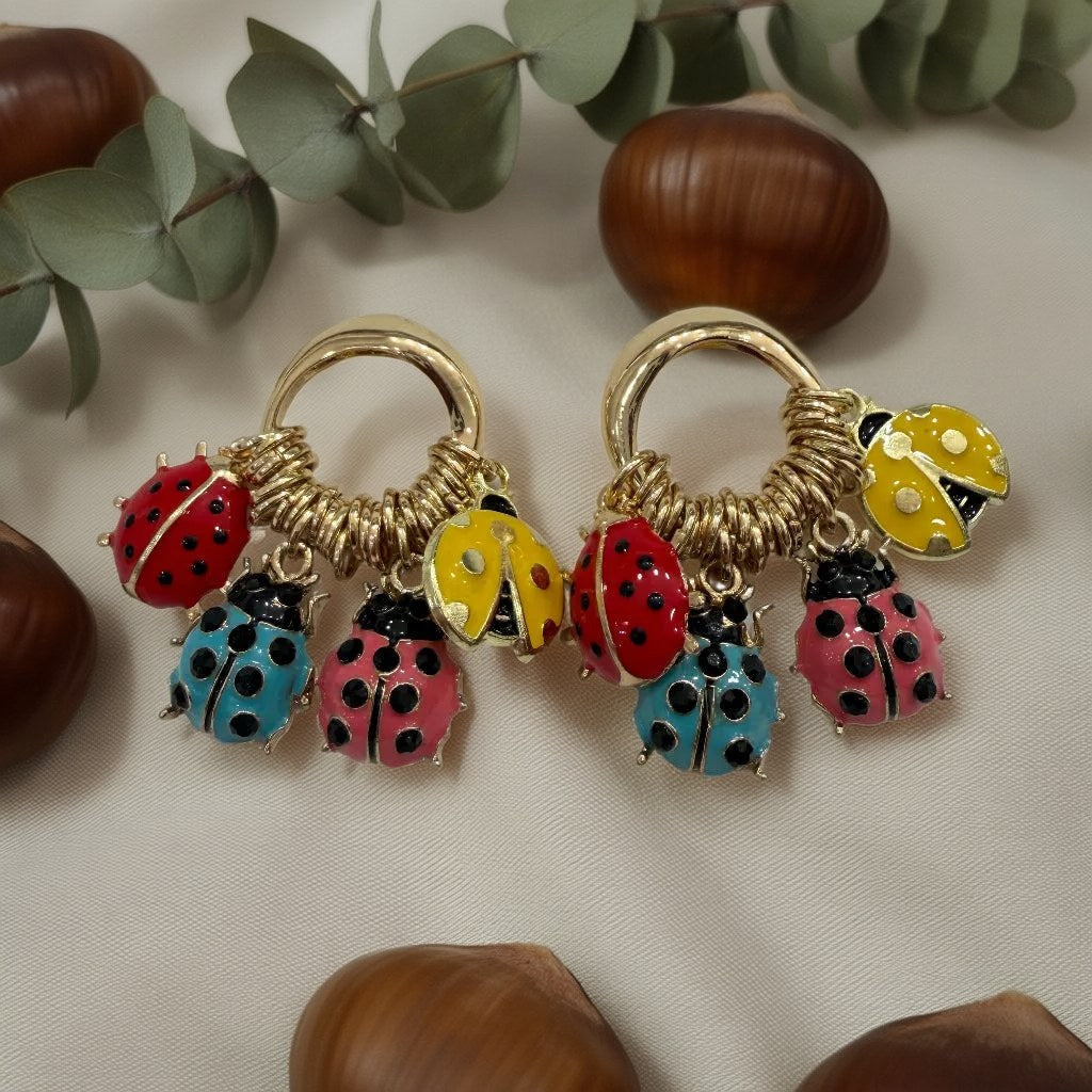 Pendientes ari sobre una superficie para mujer Angara Moda
