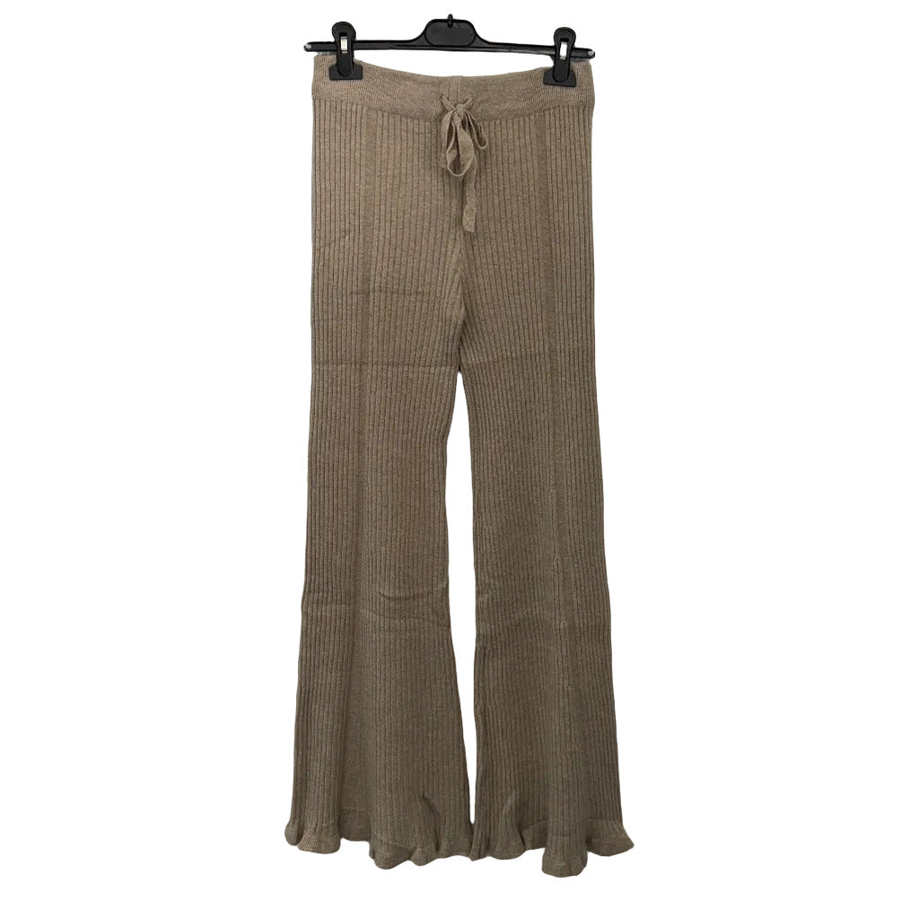 Pantalón lorenzo en color Camel sobre fondo blanco para mujer Angara Moda