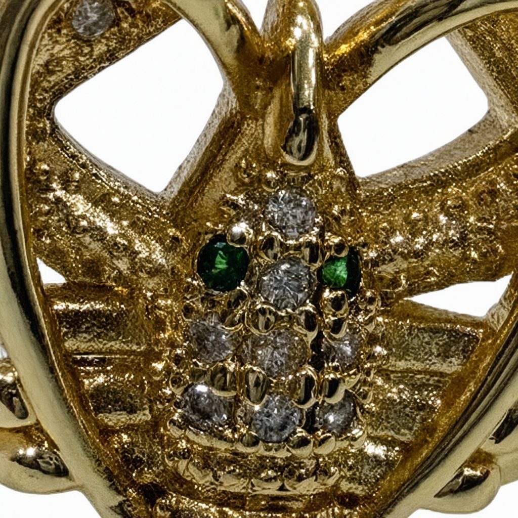 Detalle de Anillo abierto langosta con microcirconitas y ojos verdes ajustable para mujer Angara Moda