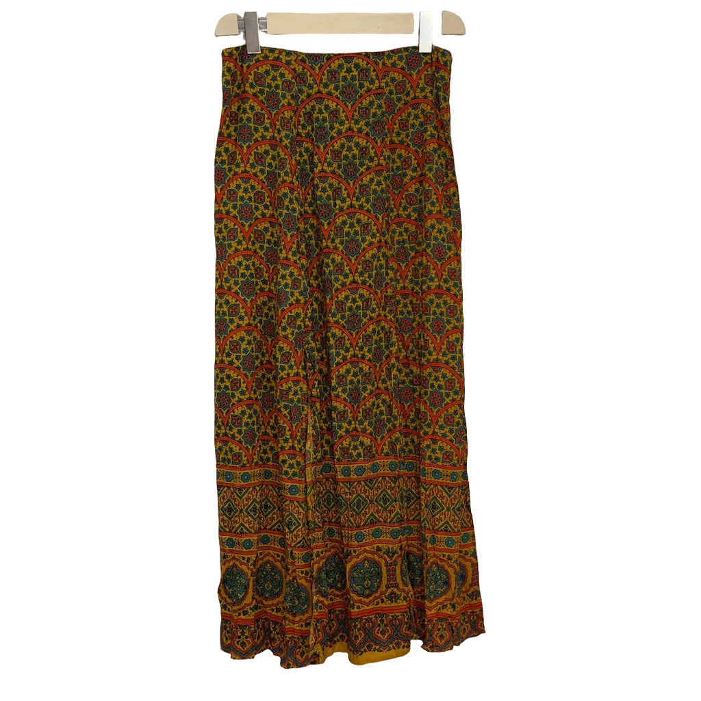 Falda India Larga indira en color Naranja sobre fondo blanco para mujer Angara Moda