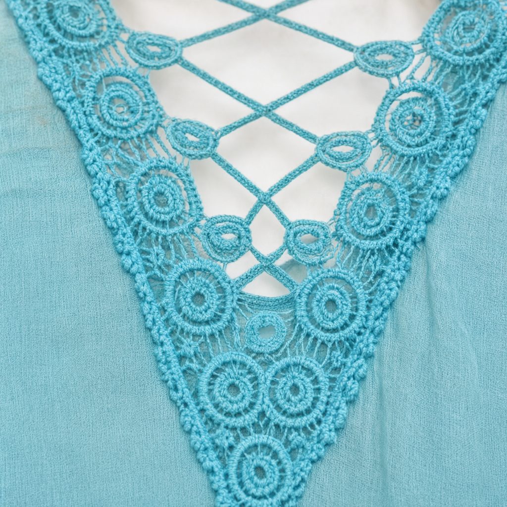 Detalle del tejido de Camiseta Virgo para mujer Angara Moda
