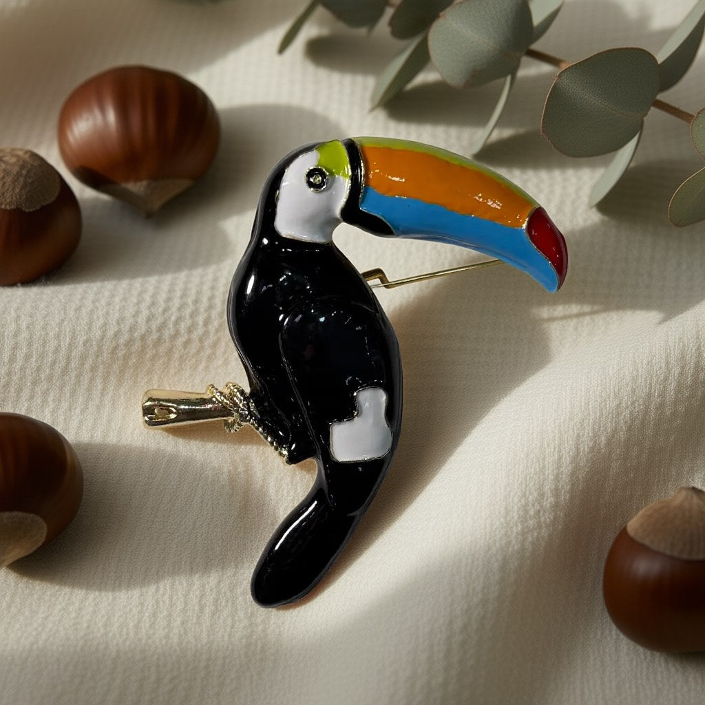 Broche tucan sobre una superficie para mujer Angara Moda