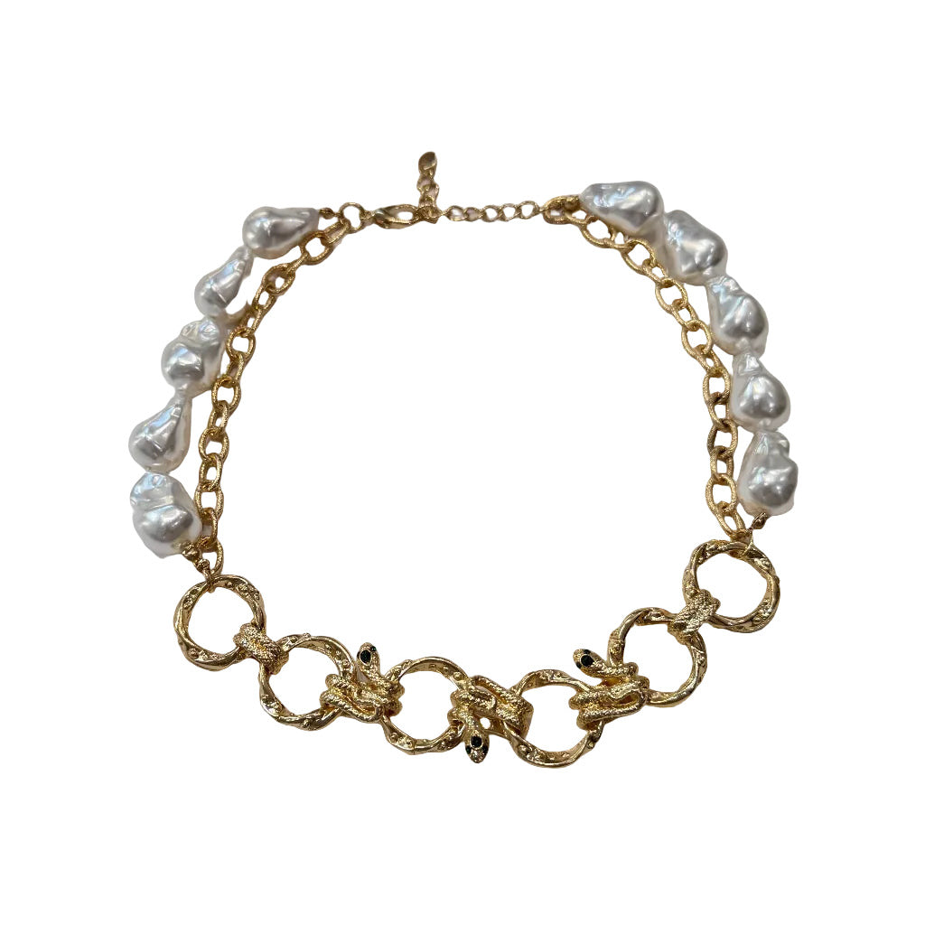 Collar Corto Viper sobre fondo blanco para mujer Angara Moda