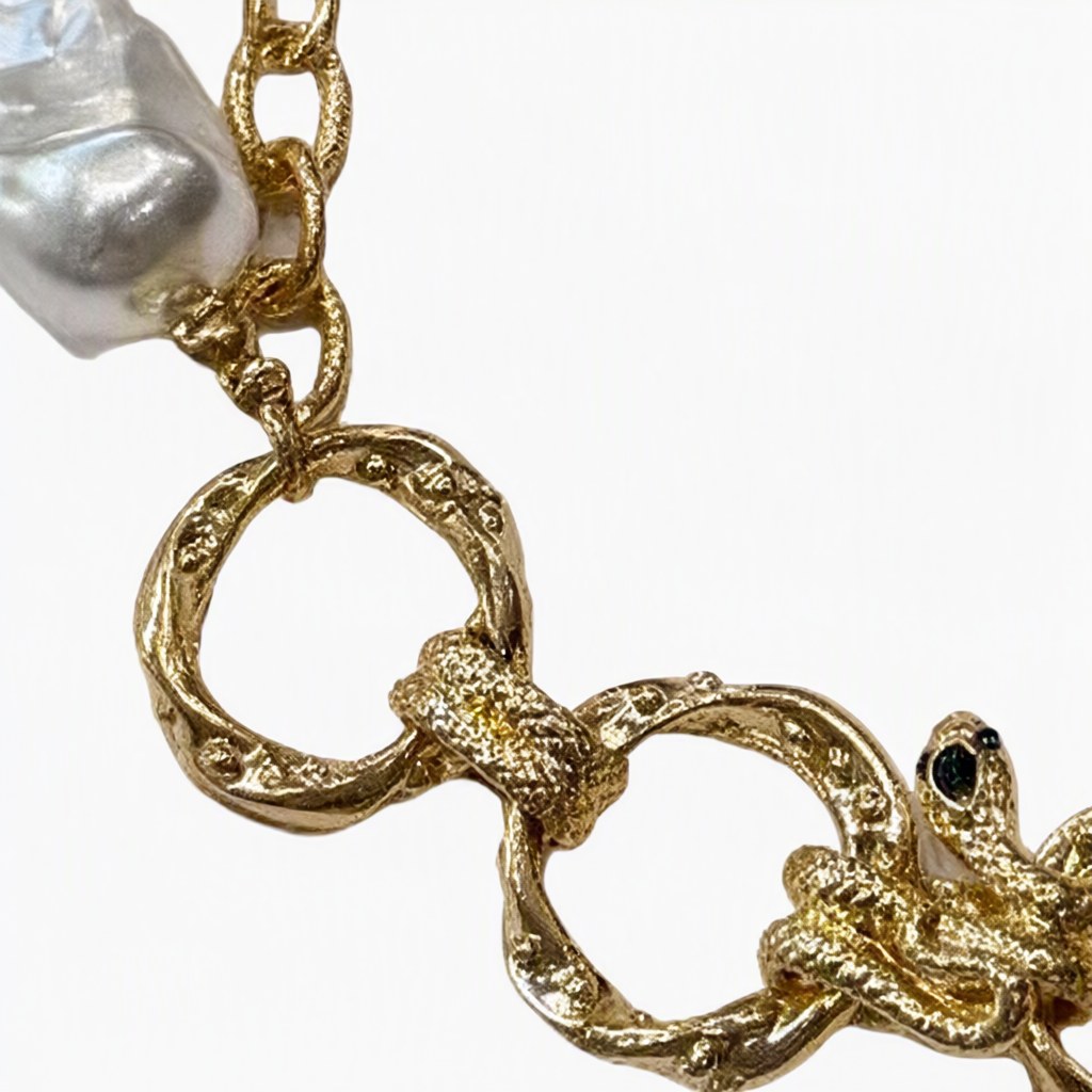 Detalle de Collar Corto Viper para mujer Angara Moda