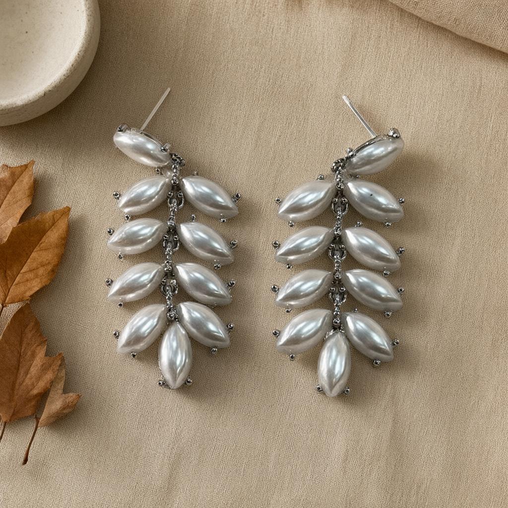 Pendientes Colgantes Hoja de Perlas Ovaladas en Espiga con Montura Plateada hoja imperial desde arriba para mujer Angara Moda