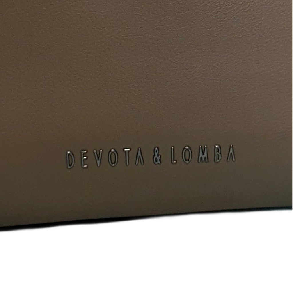 Detalle del herraje de Bolso Adriana para mujer Angara Moda