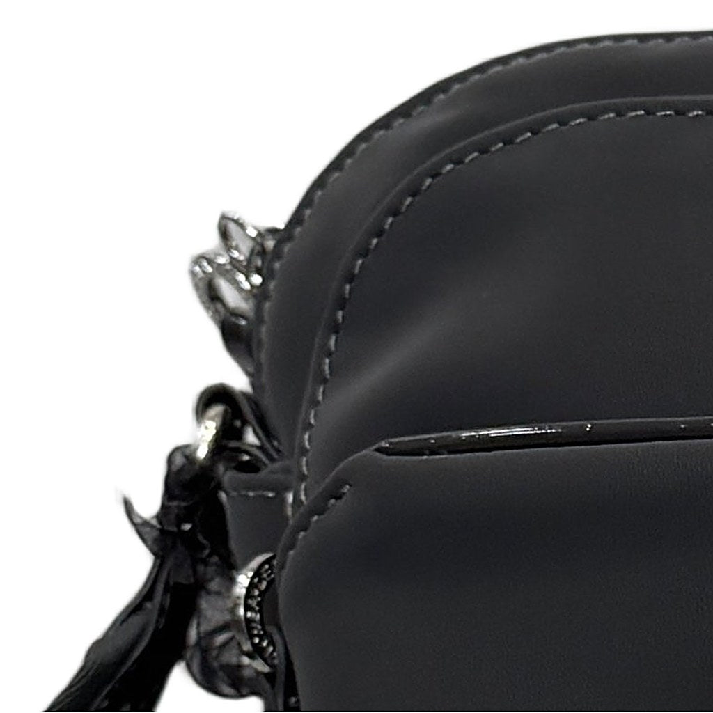 Detalle de cerca de Bandolera Nora para mujer Angara Moda