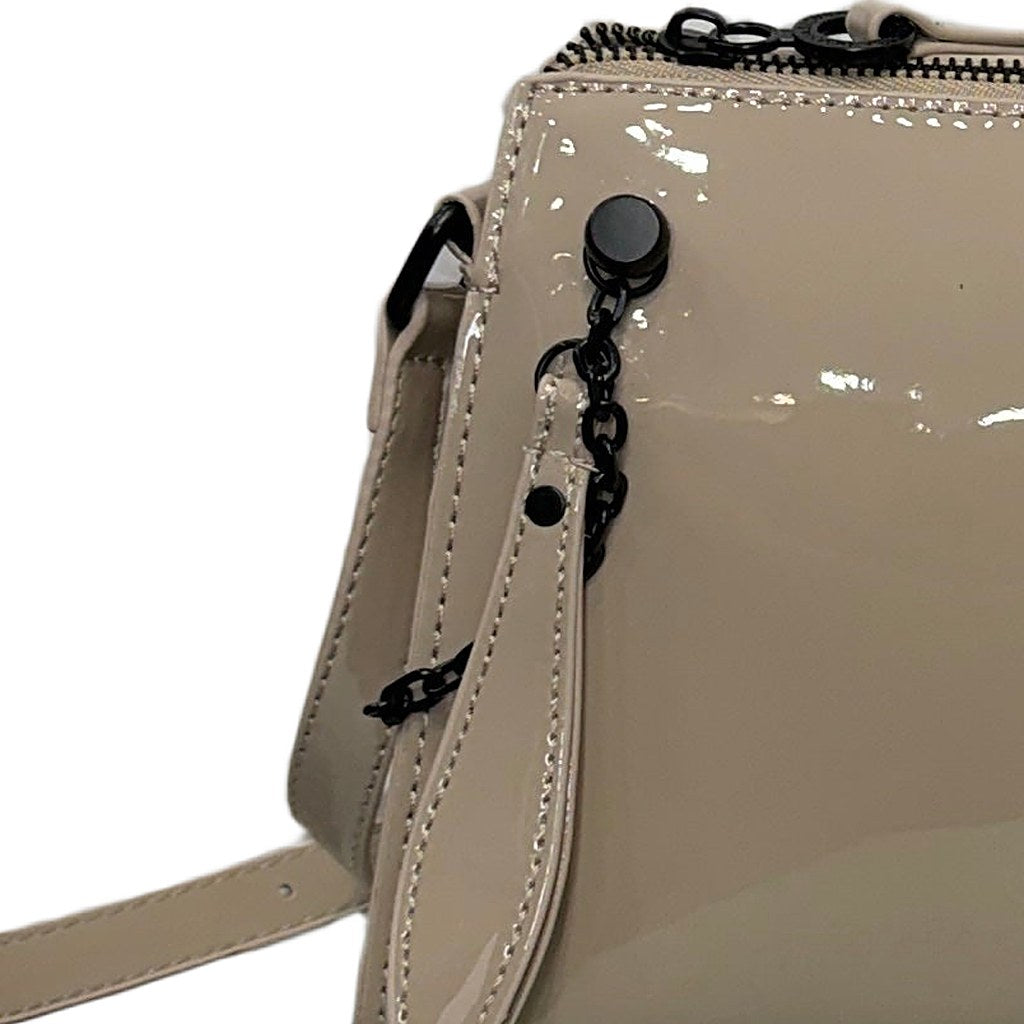 Detalle de cerca de Bandolera Ofelia para mujer Angara Moda
