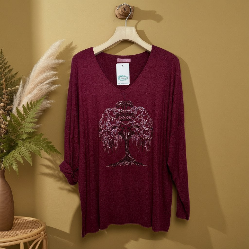 Camiseta Colette colgada en un ambiente para mujer Angara Moda