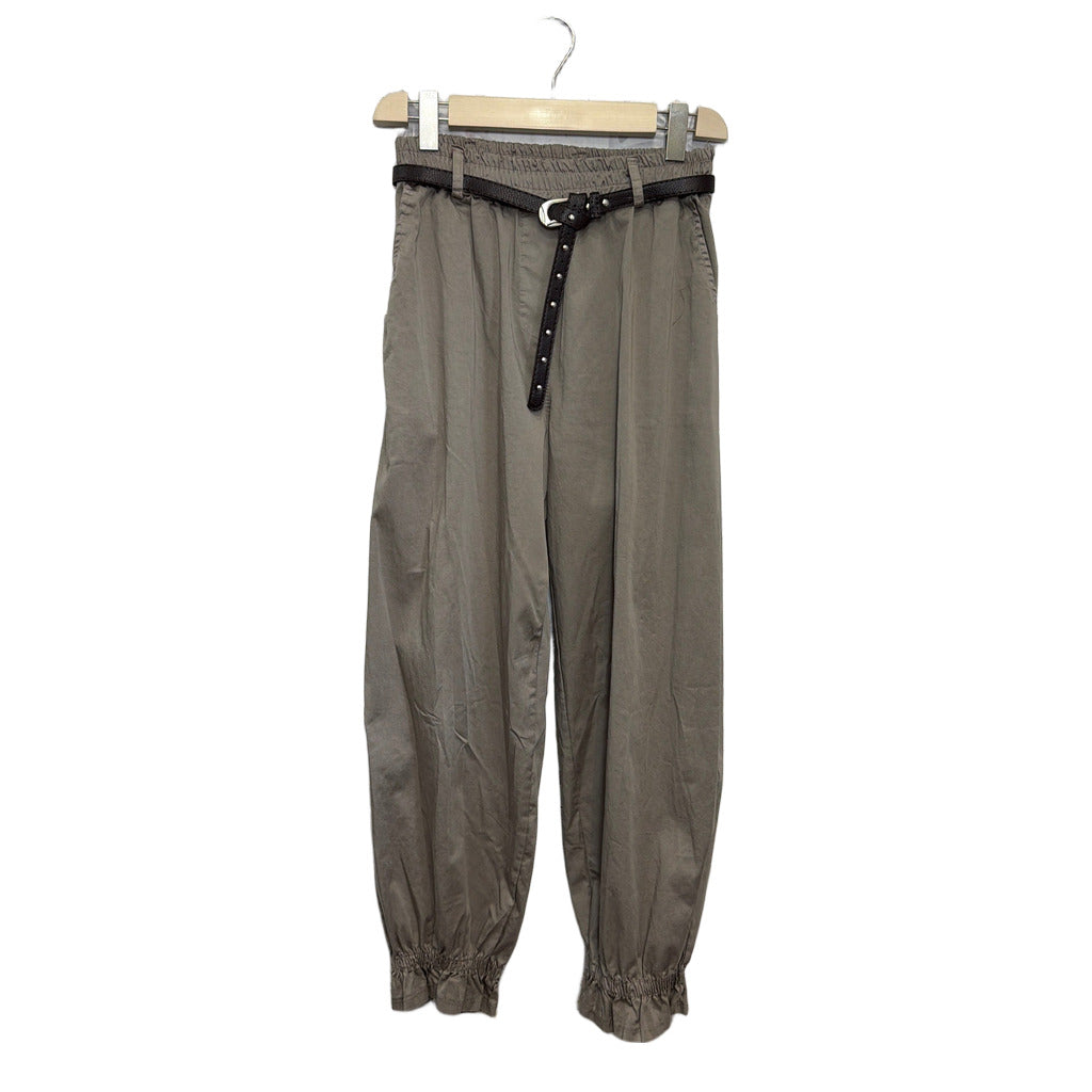 Pantalón Talía en color Topo sobre fondo blanco para mujer Angara Moda