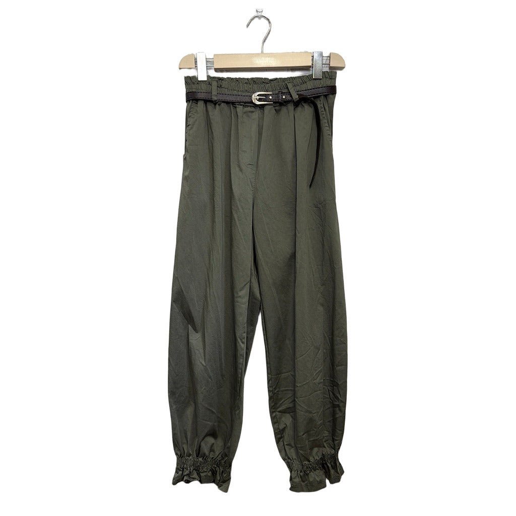 Pantalón Talía en color Verde caza sobre fondo blanco para mujer Angara Moda