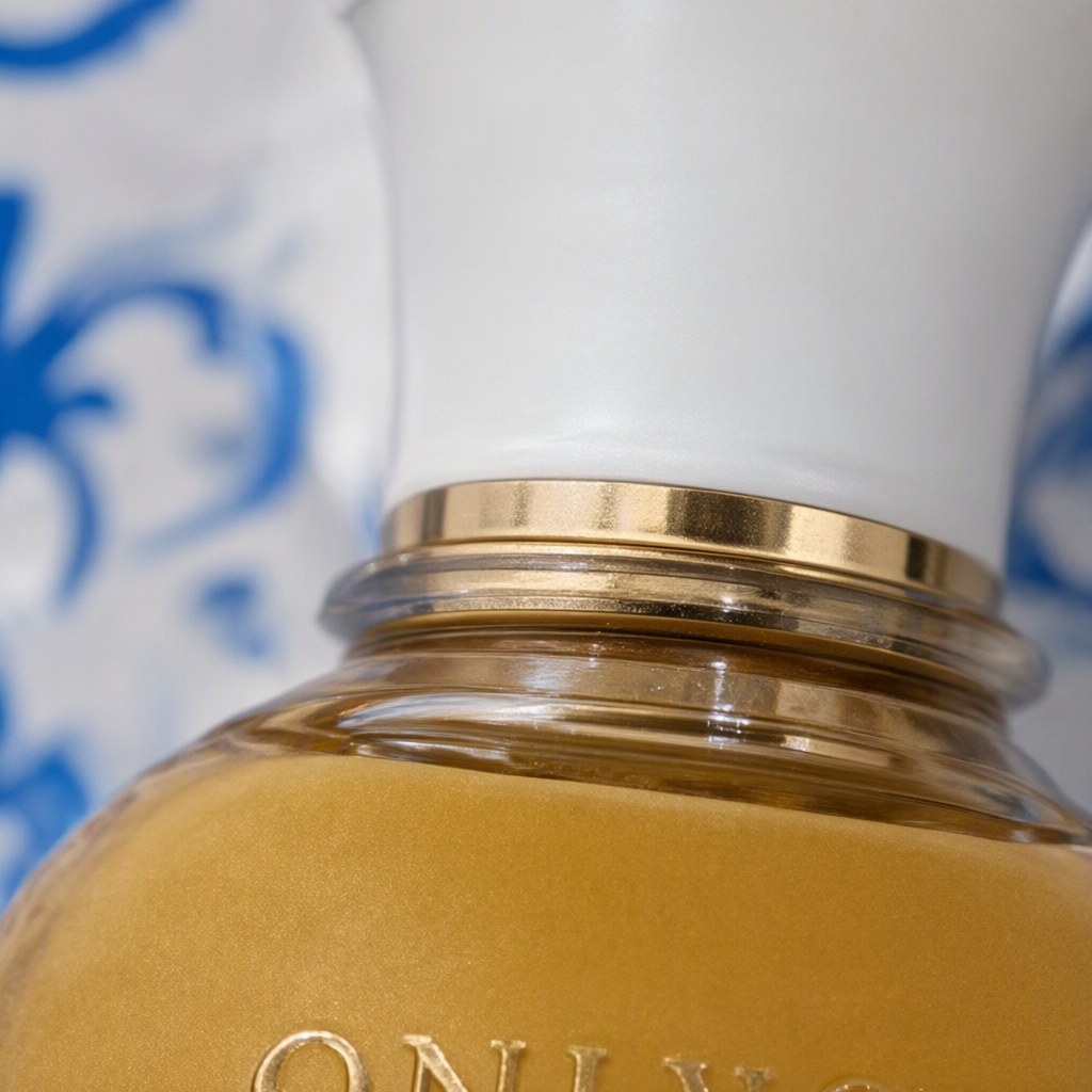 Detalle de Perfume only you blue para mujer Angara Moda
