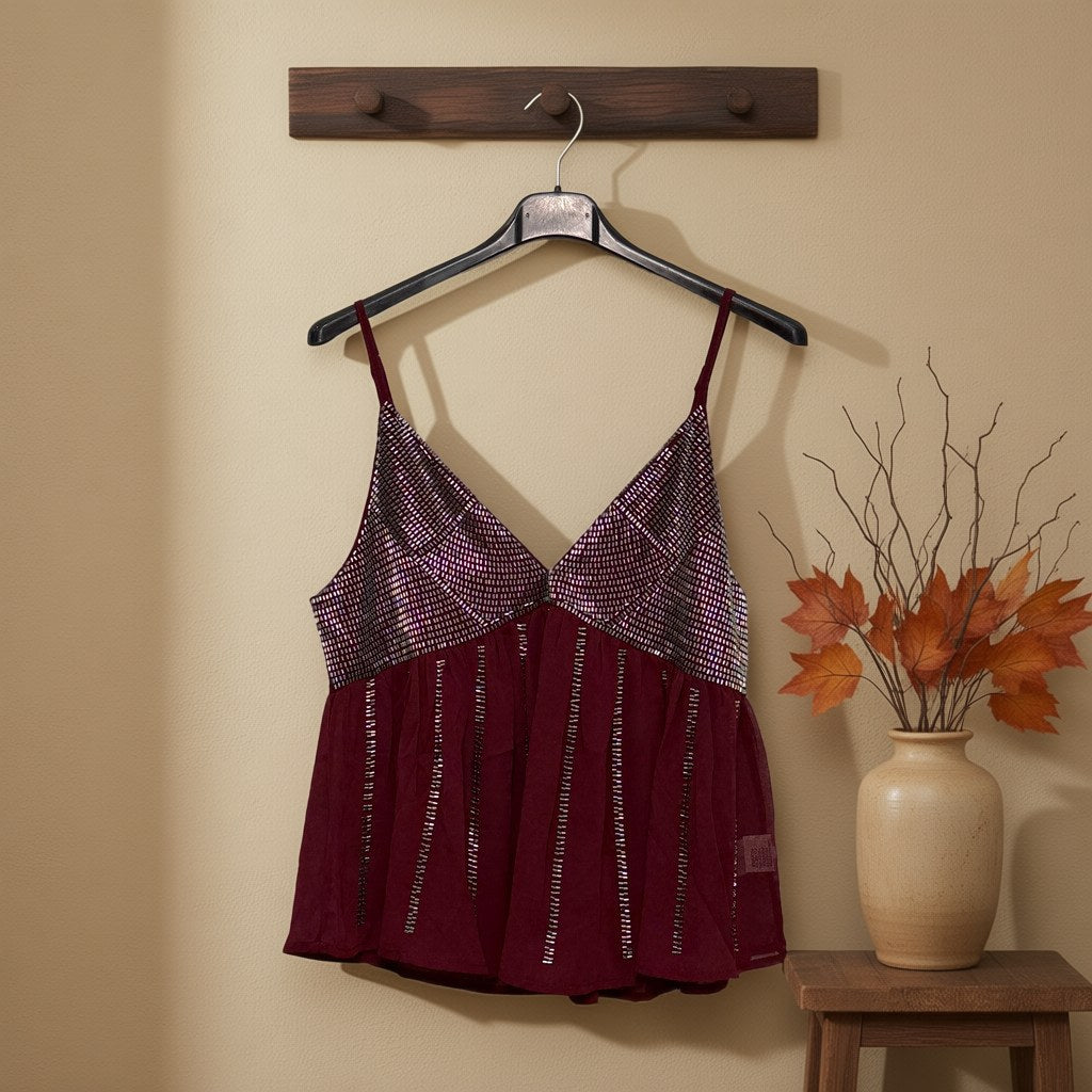 Top Livia colgada en un ambiente para mujer Angara Moda