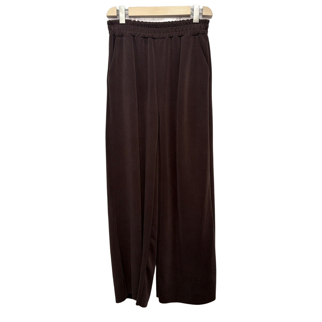 Pantalón Balada sobre fondo blanco para mujer Angara Moda