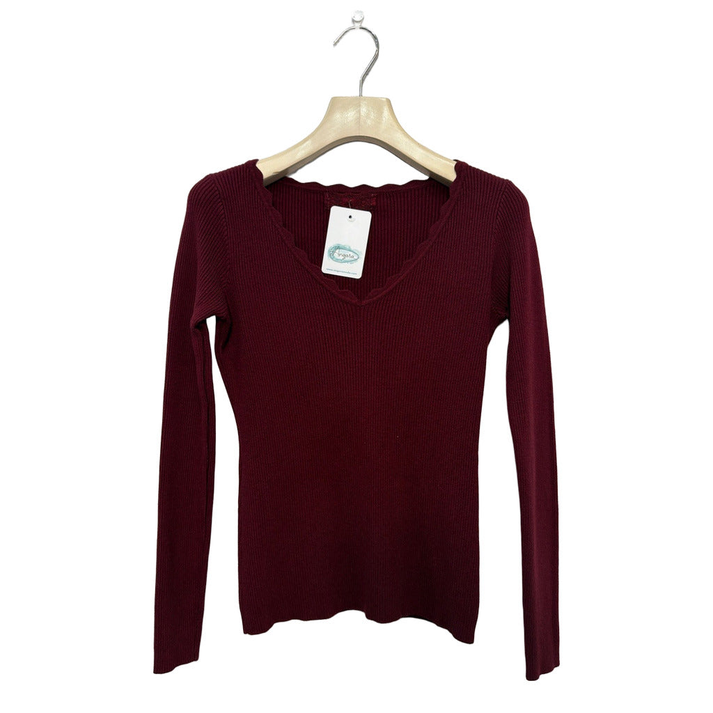 Jersey Cecilia en color Vino oscuro sobre fondo blanco para mujer Angara Moda