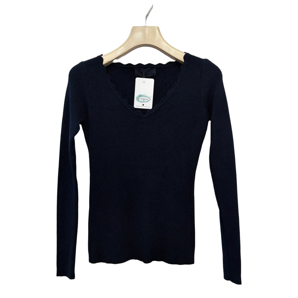 Jersey Cecilia en color Azul marino sobre fondo blanco para mujer Angara Moda