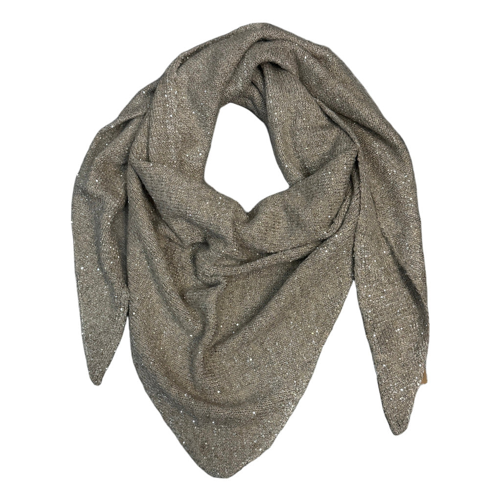 Bufanda Freya en color Beige sobre fondo blanco para mujer Angara Moda