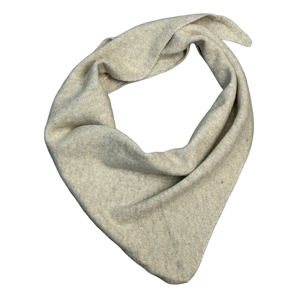 Bufanda Amanecer en color Blanco crudo sobre fondo blanco para mujer Angara Moda