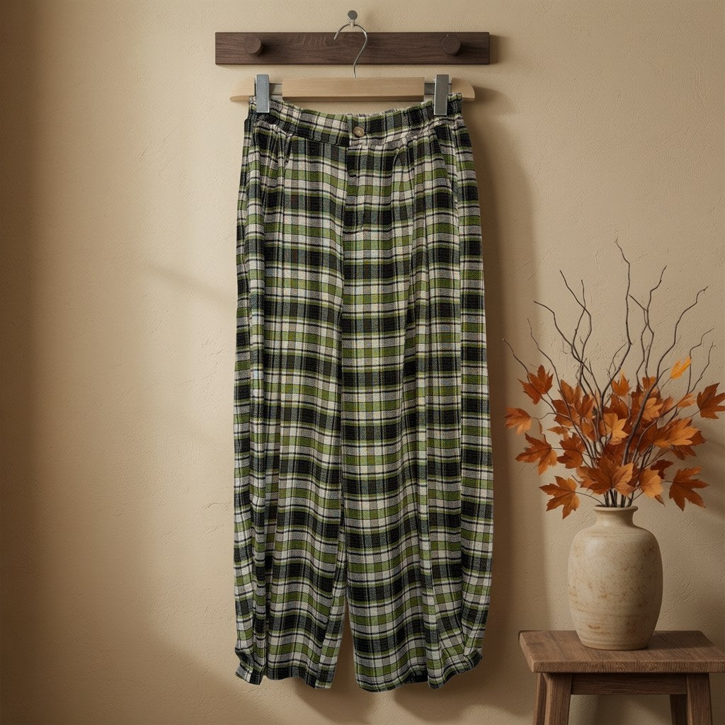 Pantalón Ainara colgada en un ambiente para mujer Angara Moda