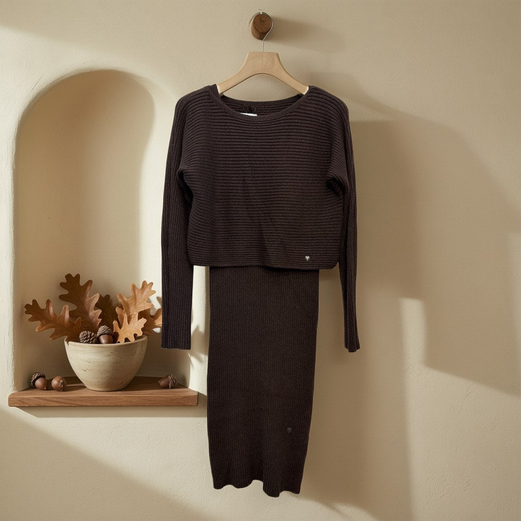 Vestido Tomillo colgada en un ambiente para mujer Angara Moda