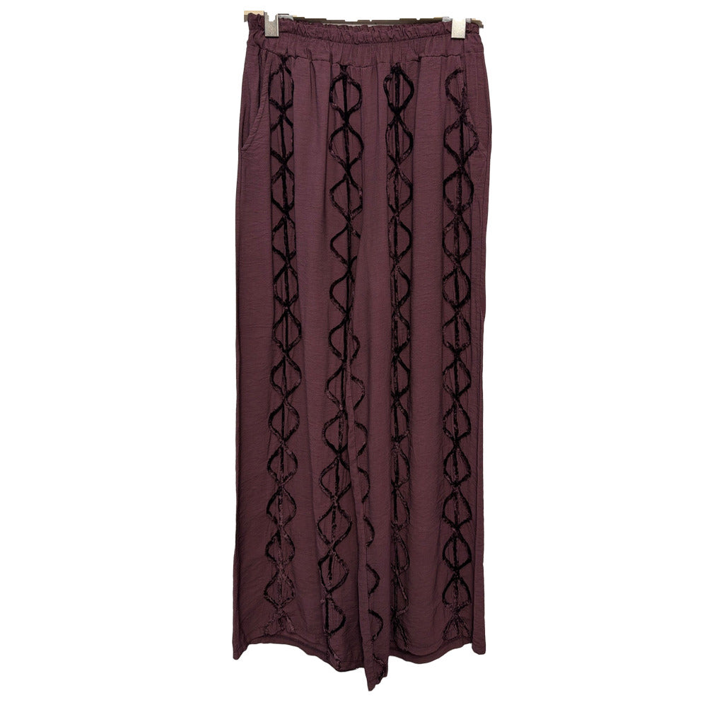 Pantalón Atenea en color Vino oscuro sobre fondo blanco para mujer Angara Moda