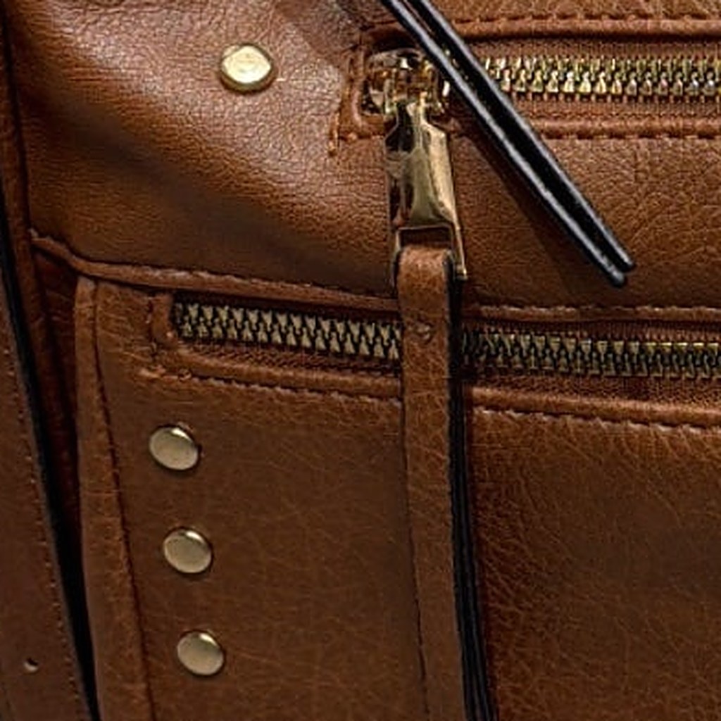 Detalle de cerca de Bolso Valeria para mujer Angara Moda
