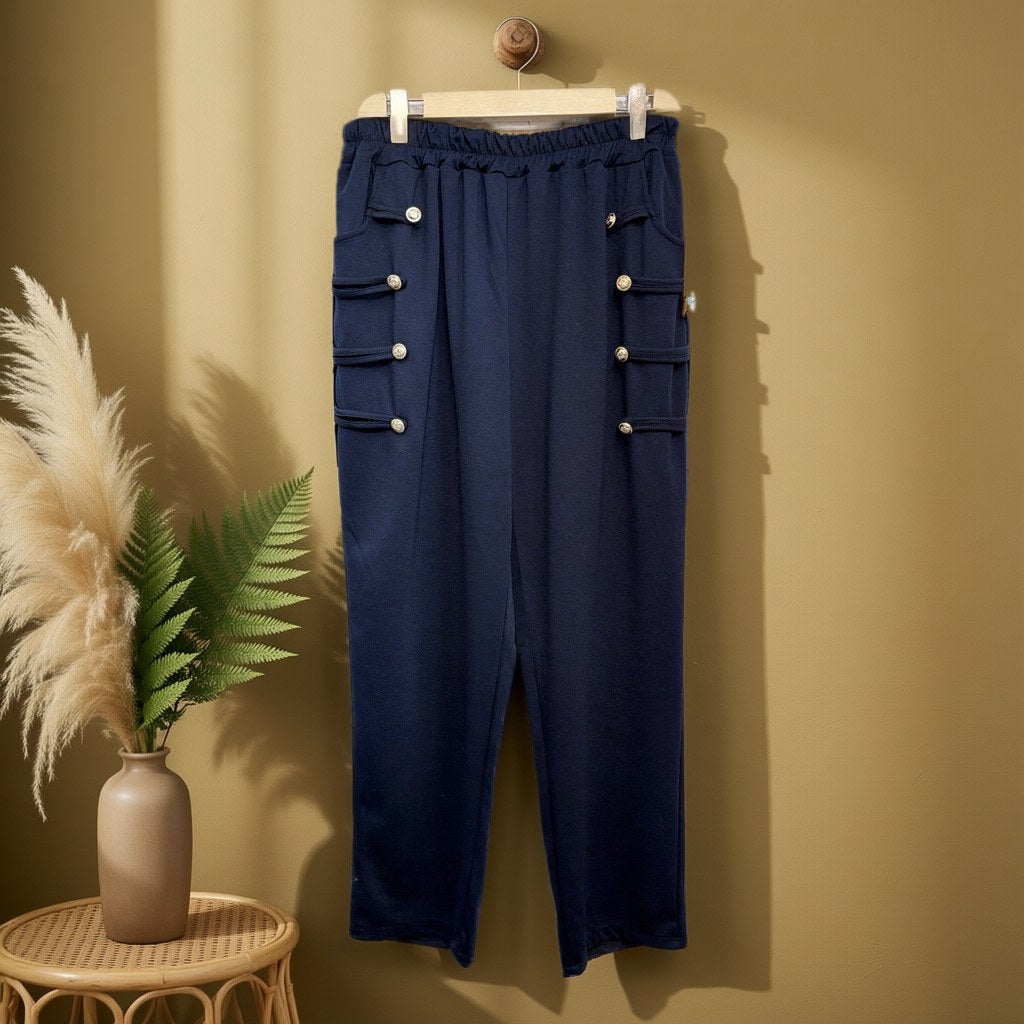 Pantalón Pasiflora colgada en un ambiente para mujer Angara Moda