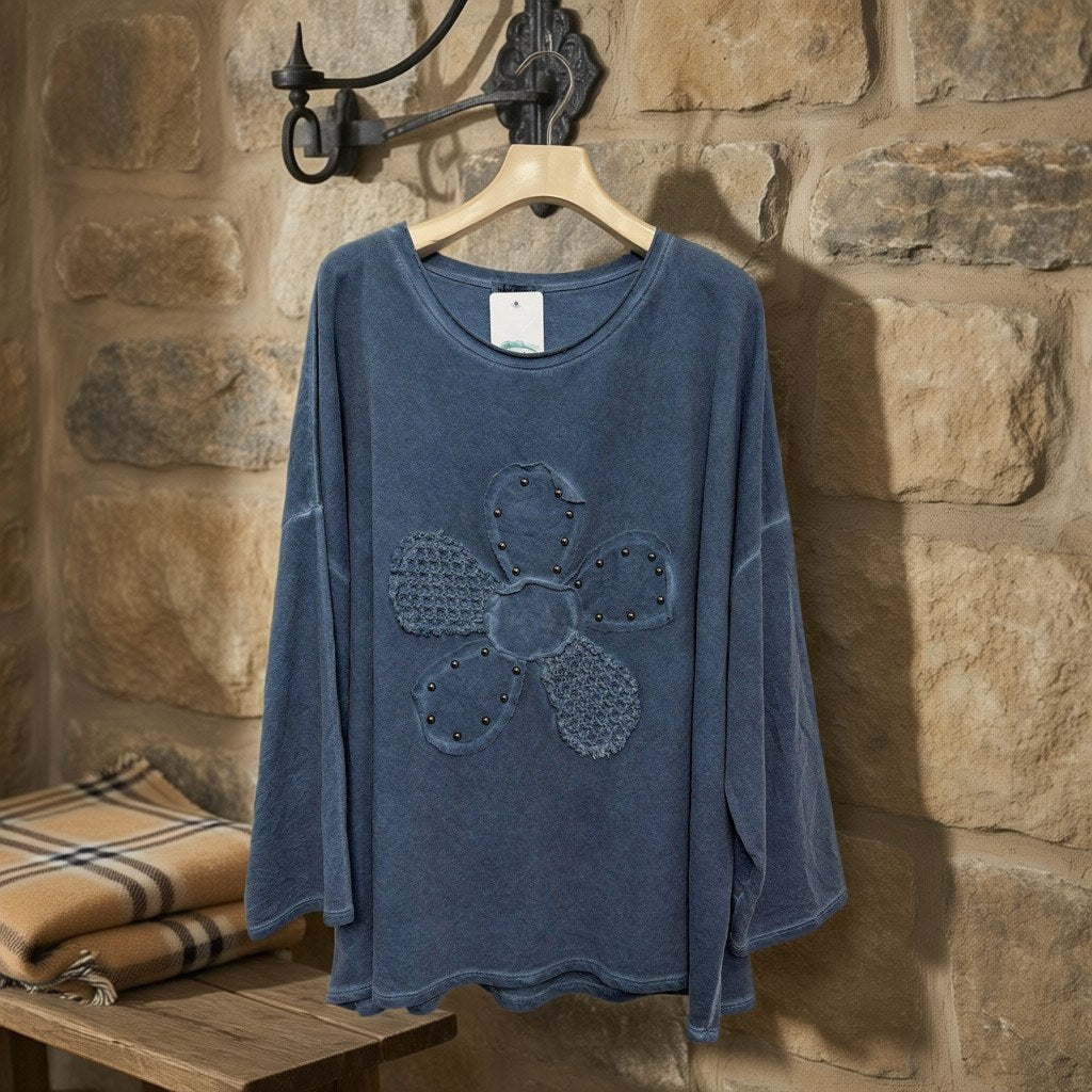 Camiseta Morganita colgada en un ambiente para mujer Angara Moda