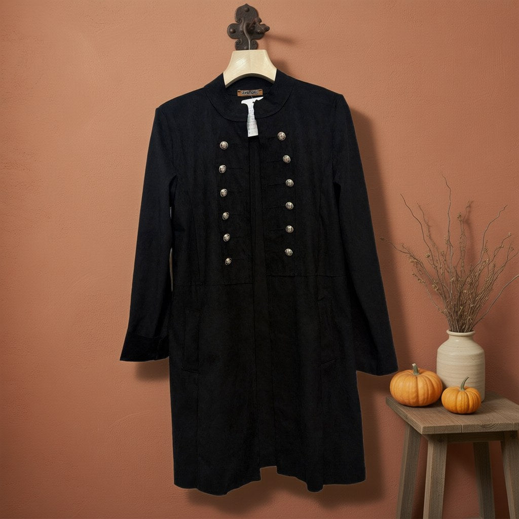 Chaqueta Aroa colgada en un ambiente para mujer Angara Moda