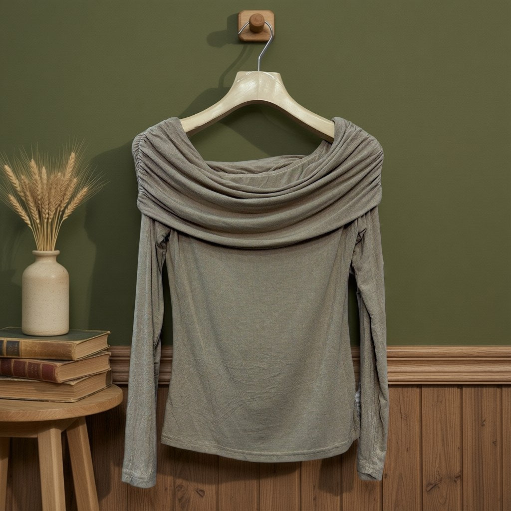 Camiseta Thais colgada en un ambiente para mujer Angara Moda