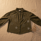 Camisa Brisa flat lay styling