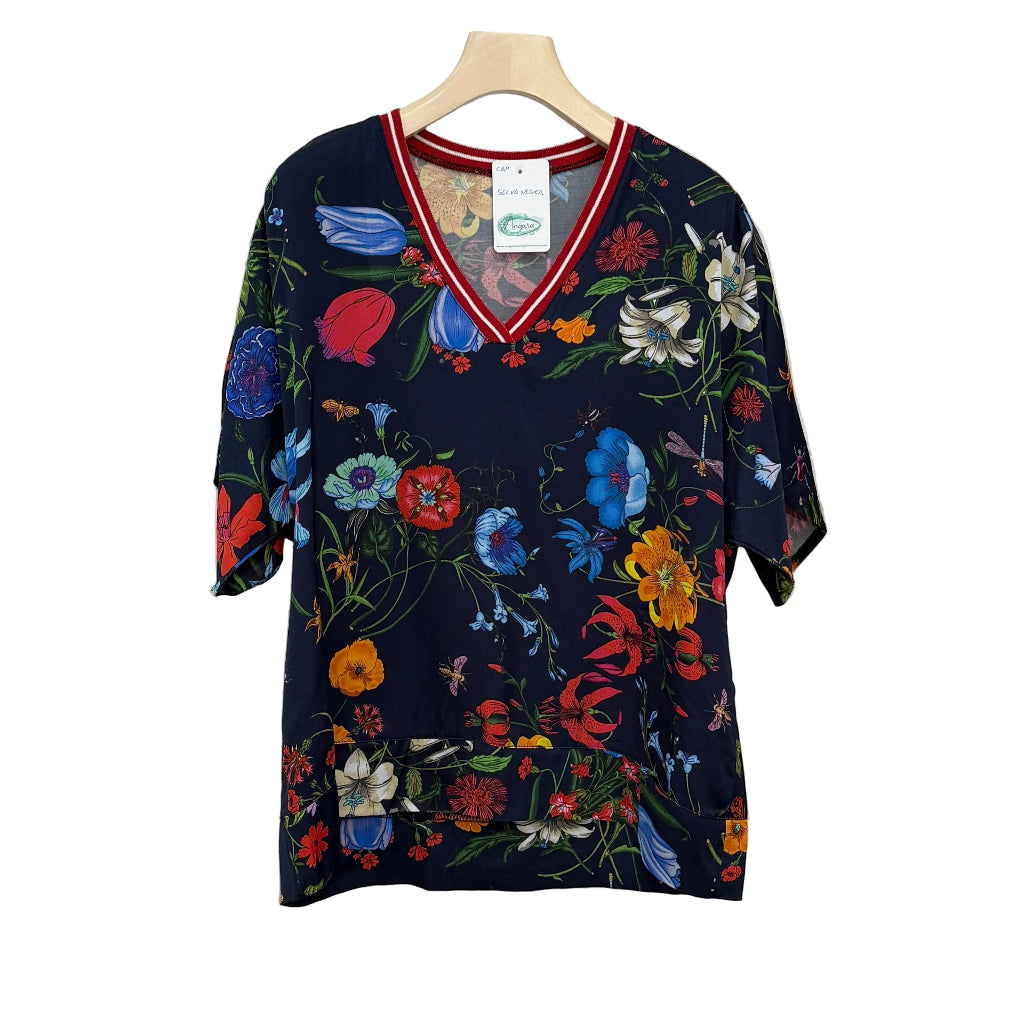 camiseta con estampado floral