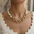 Collar Viper sobre modelo