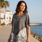 Blusón playa boho bordado tie-dye modelo paseo marítimo Angara Moda