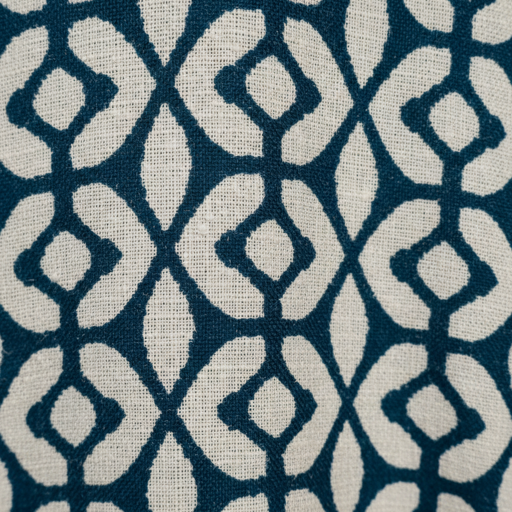 Kimono Horizonte macro detalle estampado geométrico étnico azul marino blanco Angara Moda
