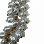 Macro perlas barrocas cadena dorada detalle material pendientes Noelia Angara Moda